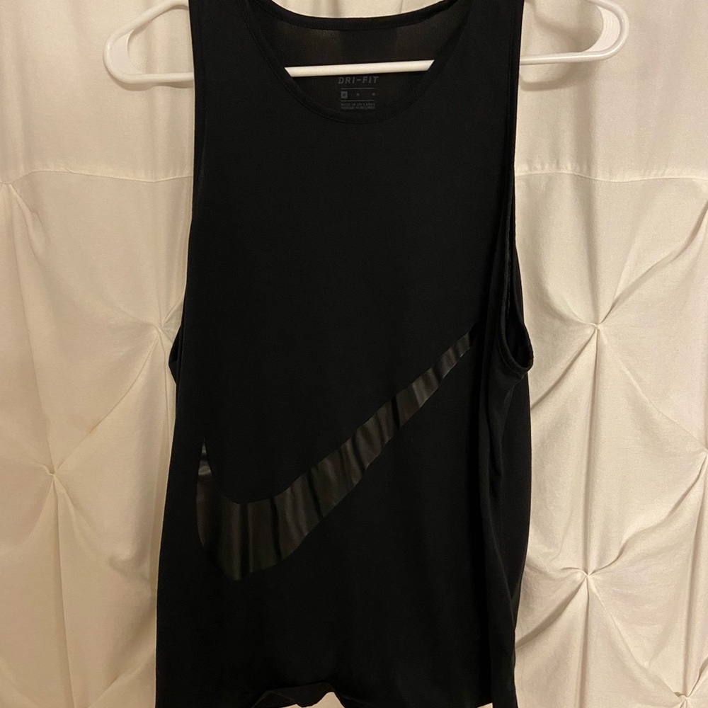 Nike medium women’s workout top